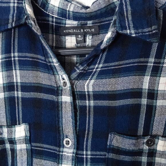 Kendall & Kylie Women’s Shirt Small Casual Off-Duty Flannel Navy Plaid Button Up - Picture 4 of 12